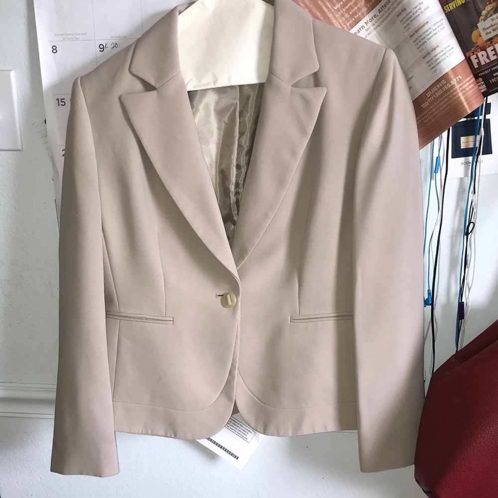 Tahari Arthur S Levine stunning Jacket